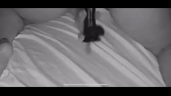 চালান গার্লফ্রেন্ড ডিলডো চালায় এবং তার ভোদা চুদি