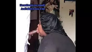play Bertemu dengannya di twitter dan membuatnya gila di mulutku
