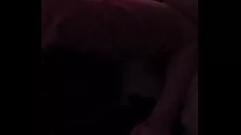 Odtwórz Pierwszy niewierny lodzik sąsiadki za plecami męża (połknęła to wszystko)