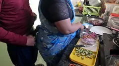 चलाएँ भारतीय नौकरानी स्वाति की निषिद्ध फंतासी: देसी ओ-मैन हिंदी और बुलडिक