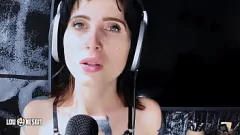 Jouer Adventure cocu ASMR Femdom allemande avec Lou Nesbit et Lia Louise