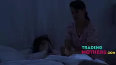 Reproducir Cuarteto prohibido de hermanastros con MILF amantes del semen