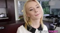 再生 小柄で変態なブロンドのティーン、マディ・ローズが正常位や後背位で巨根で激しく犯される様子をご覧ください!